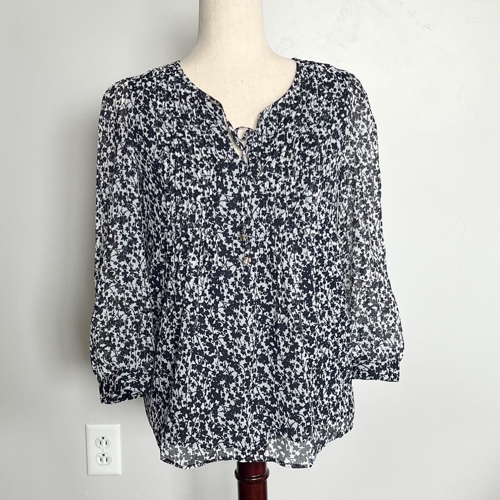NWT Tommy Hilfiger White/Navy Printed Pintucked Top Size XS